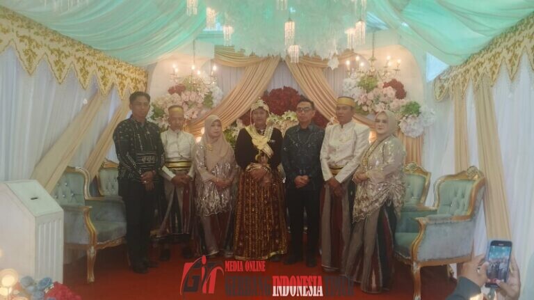 Wujud Kepedulian, Kapolres Pangkep Hadiri Pernikahan Putri Wakasikum Iptu Bahtiar di Desa Kassiloe