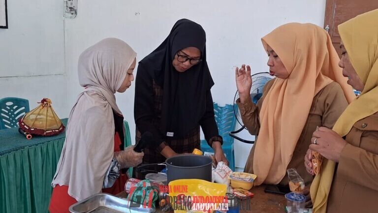 Mahasiswi KKN Unhas Dorong Nilai Tambah Jagung melalui Olahan Keripik