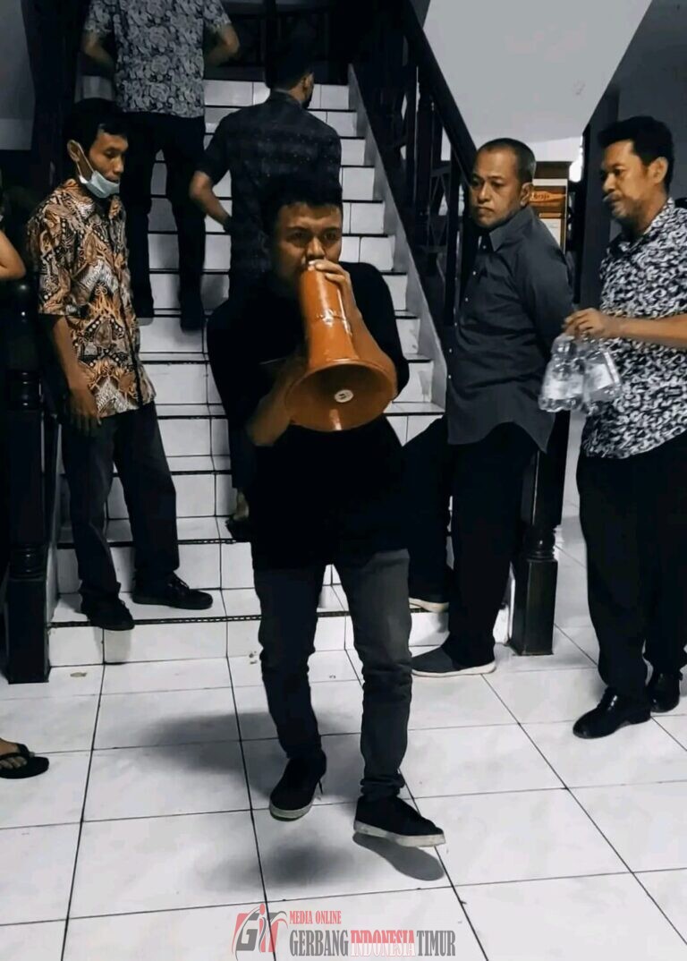DARI JALANAN UNTUK KONSTITUSI KETUM GRH SULSEL M. ISHADUL AKBAR S.H. TANTANG PRABOWO-GIBRAN, 21 INPRES ADALAH PERAMPASAN KEWENANGAN DPR
